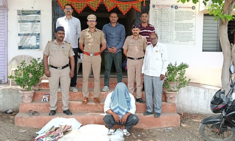 Photo of सोनाळा पोलीसांची अवैध गोवंश कत्तल करणाऱ्यावर धडक कारवाई ; दहा हजाराच्या मुद्देमालसह एक आरोपी अटक..