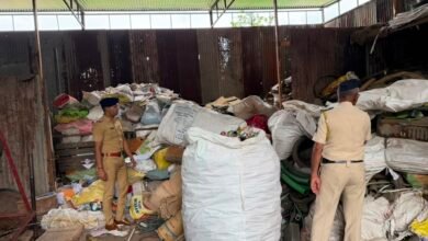 Photo of 🚓 चोरीच्या मालावर पोलिसांची करडी नजर; बावनबीरमध्ये चार भंगार दुकानांची तपासणी.